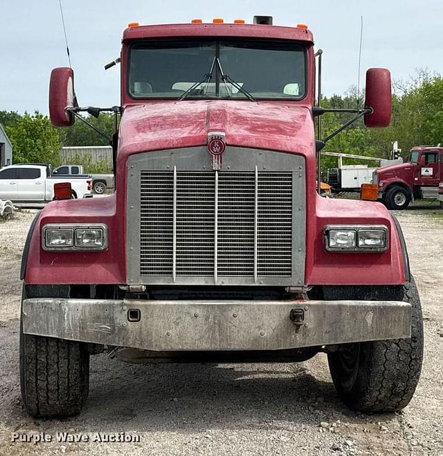 Image of Kenworth W900 equipment image 1