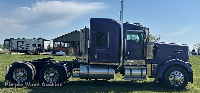 Image of Kenworth W900 equipment image 3