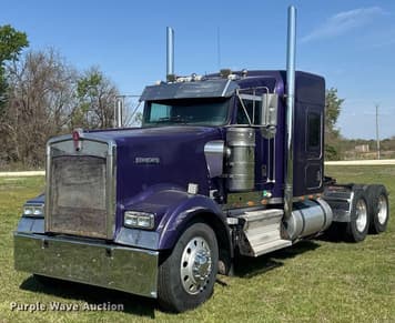 Main image Kenworth W900