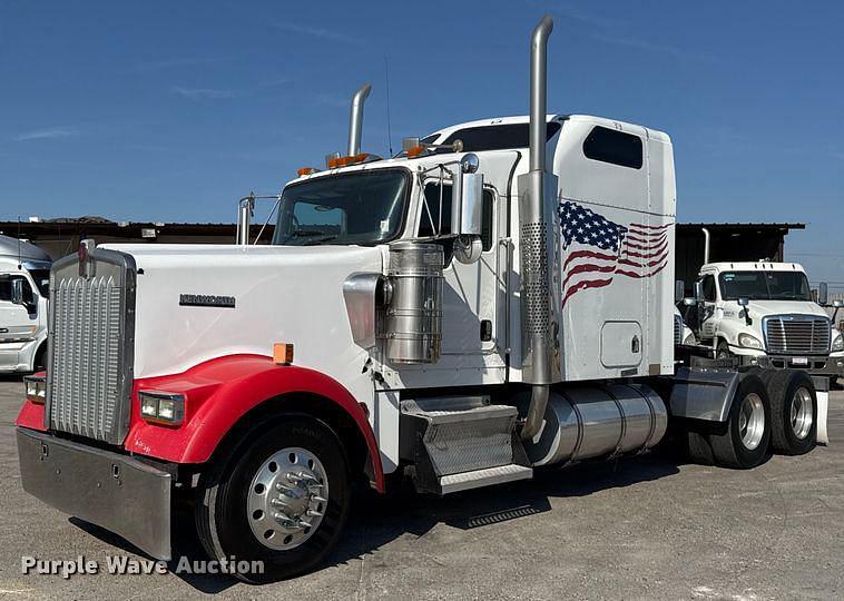 Image of Kenworth W900 Primary image