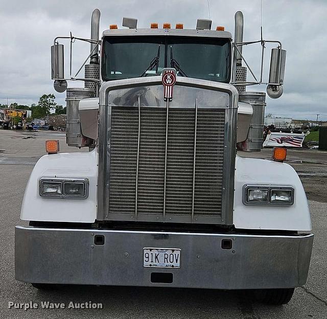 Image of Kenworth W900 equipment image 1