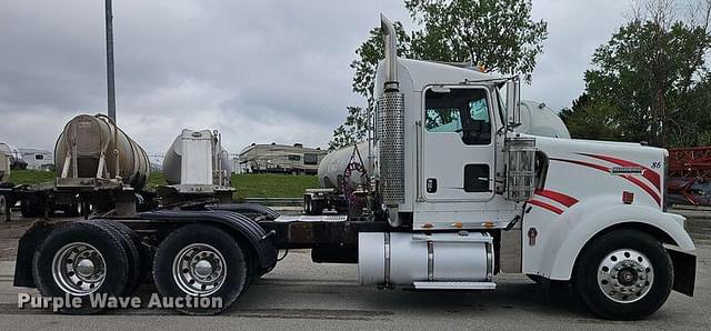 Image of Kenworth W900 equipment image 3
