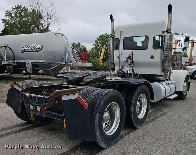 Image of Kenworth W900 equipment image 4