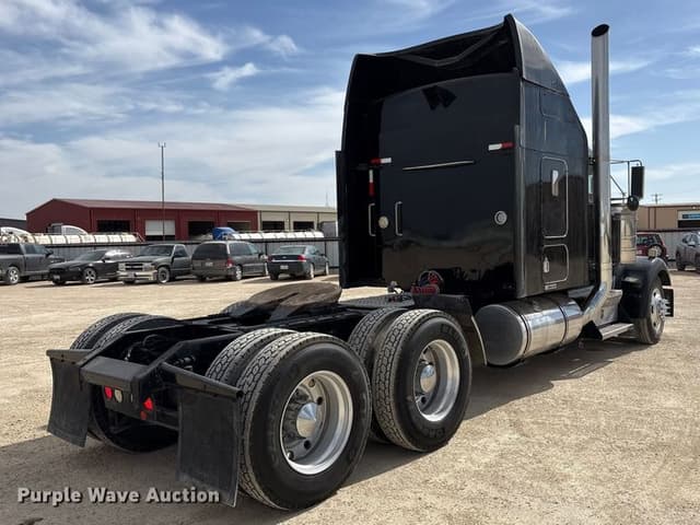 Image of Kenworth W900 equipment image 4