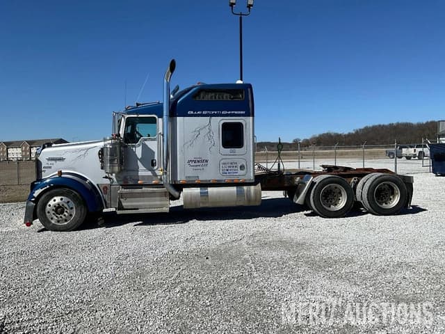 Image of Kenworth W900 equipment image 2