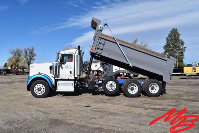 Image of Kenworth W900B equipment image 4