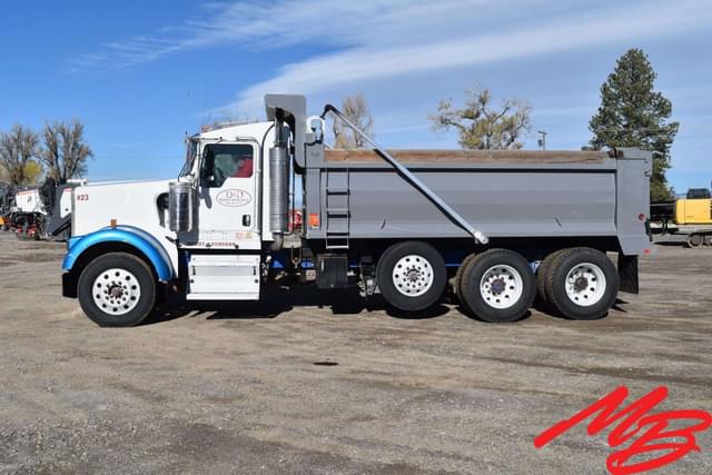 Image of Kenworth W900B equipment image 3
