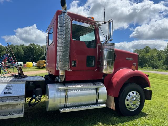 Image of Kenworth W900B equipment image 4