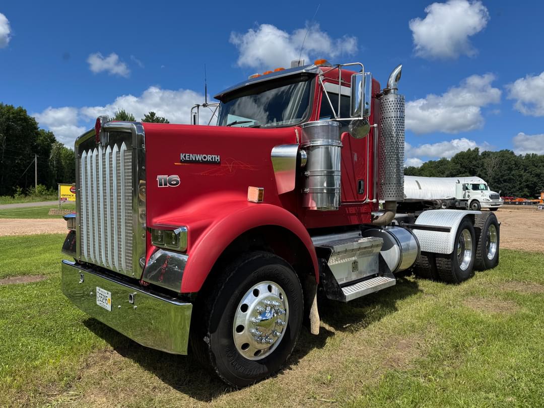 Image of Kenworth W900B Primary image