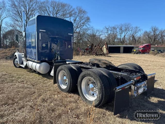 Image of Kenworth W900B equipment image 2