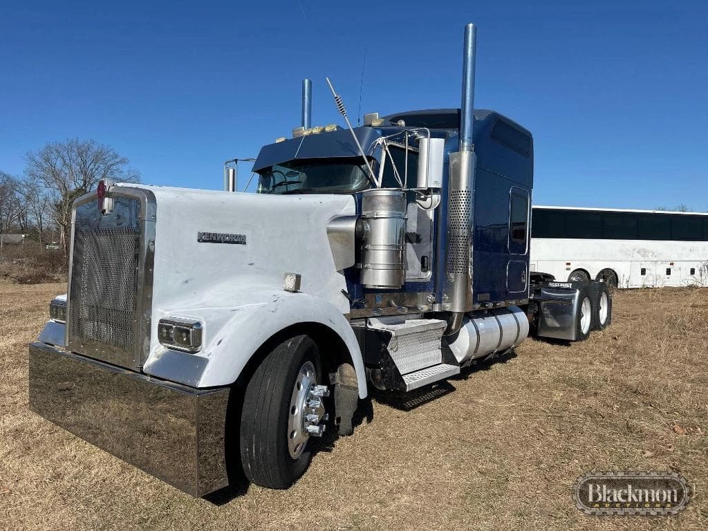 Image of Kenworth W900B Primary image