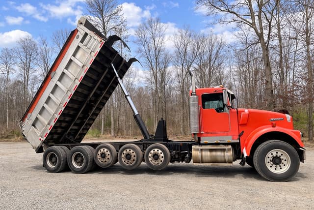 Image of Kenworth W900 equipment image 1