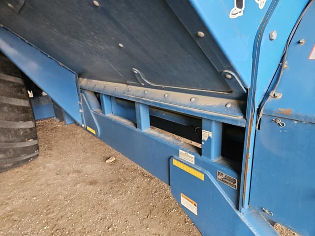 Image of Kinze 1050 equipment image 4