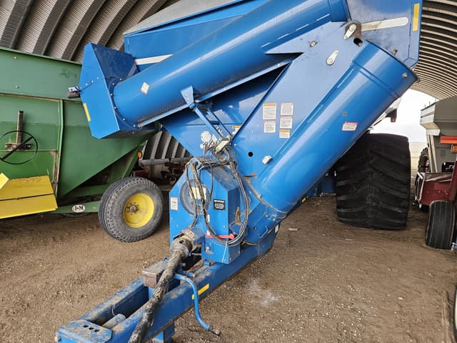 Image of Kinze 1050 equipment image 2