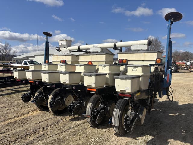 Image of Kinze 3000 equipment image 2