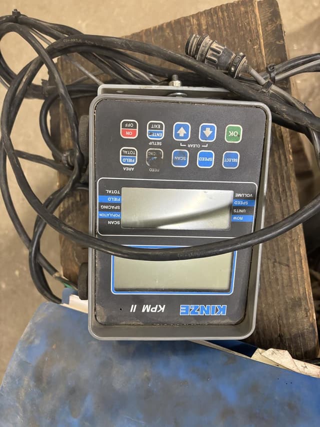 Image of Kinze 3000 equipment image 4