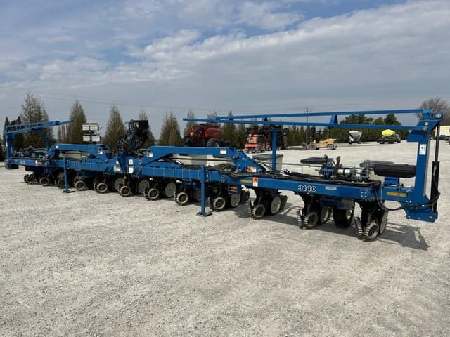 Image of Kinze 3140 equipment image 3
