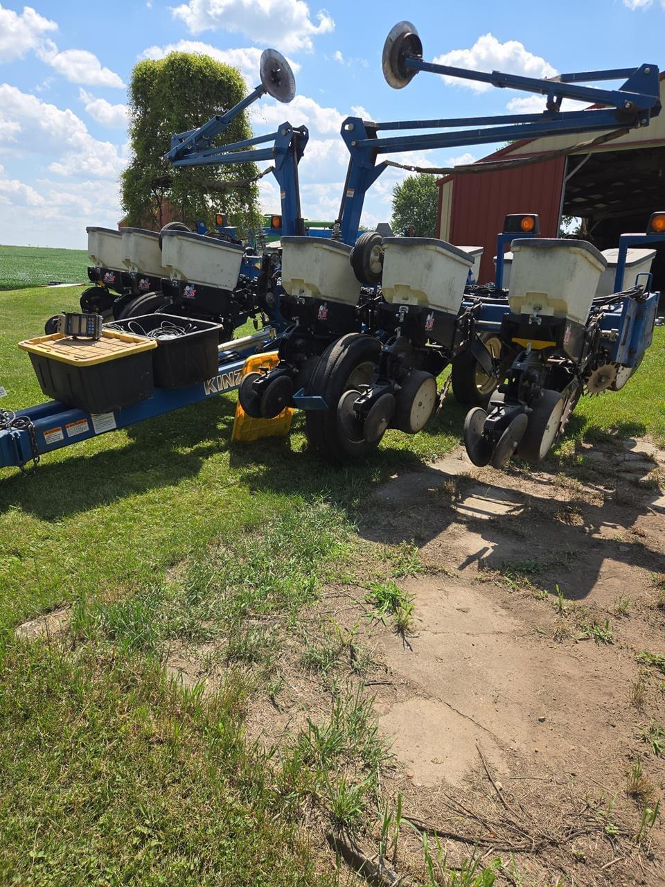 Image of Kinze 3200 Primary image