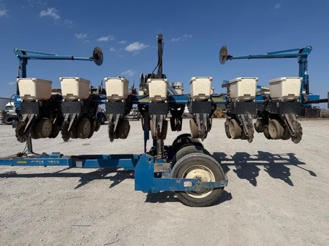 Image of Kinze 3500 equipment image 1