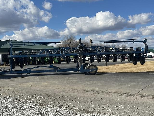 Image of Kinze 3600 equipment image 3