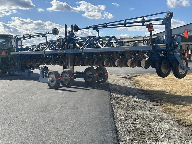 Image of Kinze 3600 equipment image 2