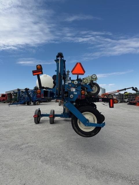 Image of Kinze 3600 equipment image 3