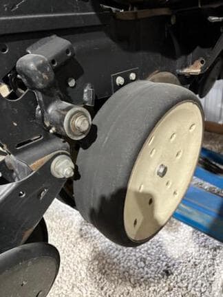 Image of Kinze 3600 equipment image 2