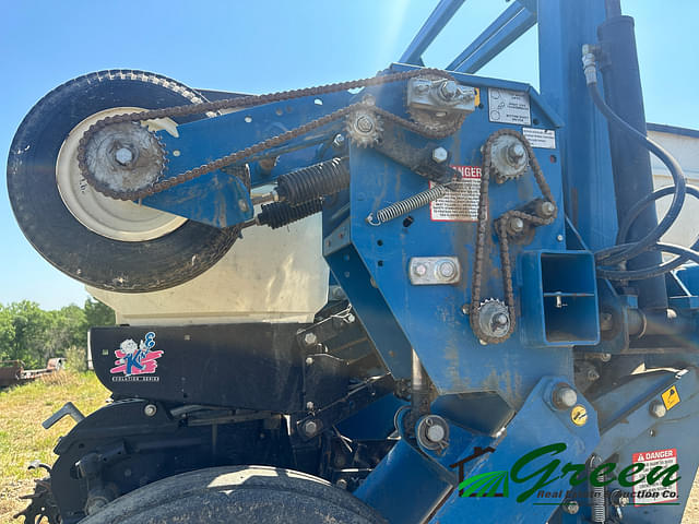 Image of Kinze 3600 equipment image 4