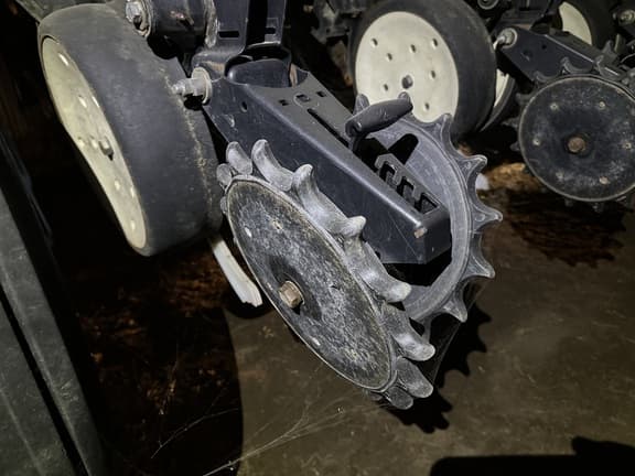 Image of Kinze 3650 equipment image 4