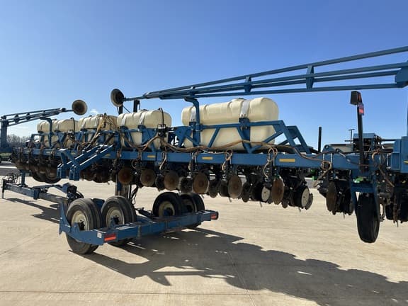 Image of Kinze 3650 equipment image 4