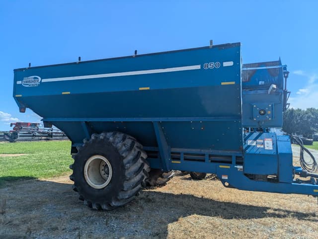 Image of Kinze 850 equipment image 4