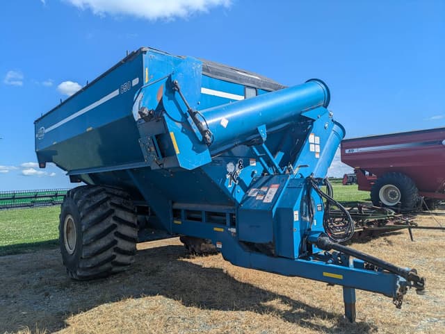 Image of Kinze 850 equipment image 1
