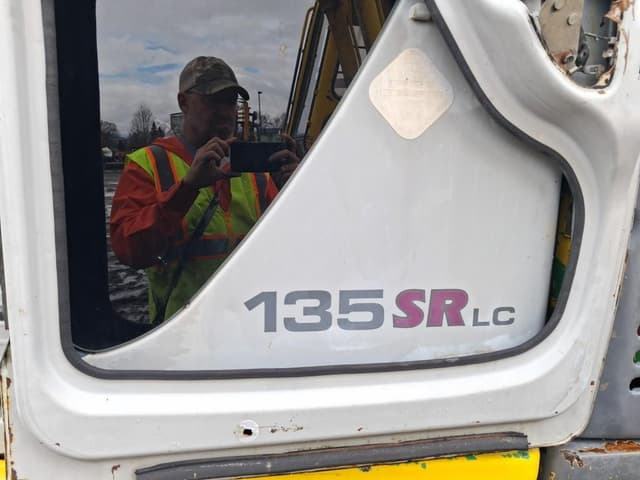 Image of Kobelco SK135SRLC equipment image 4