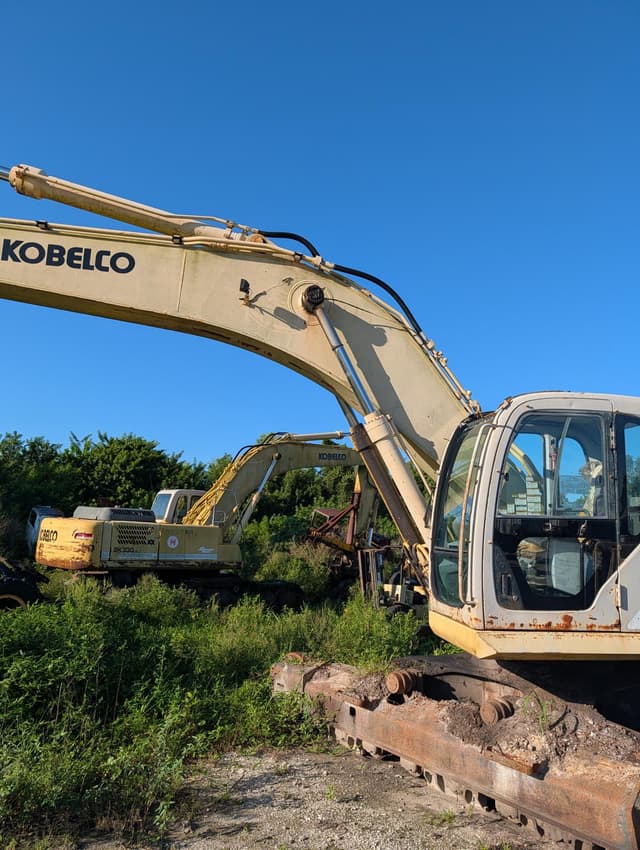 Image of Kobelco SK330LC equipment image 3