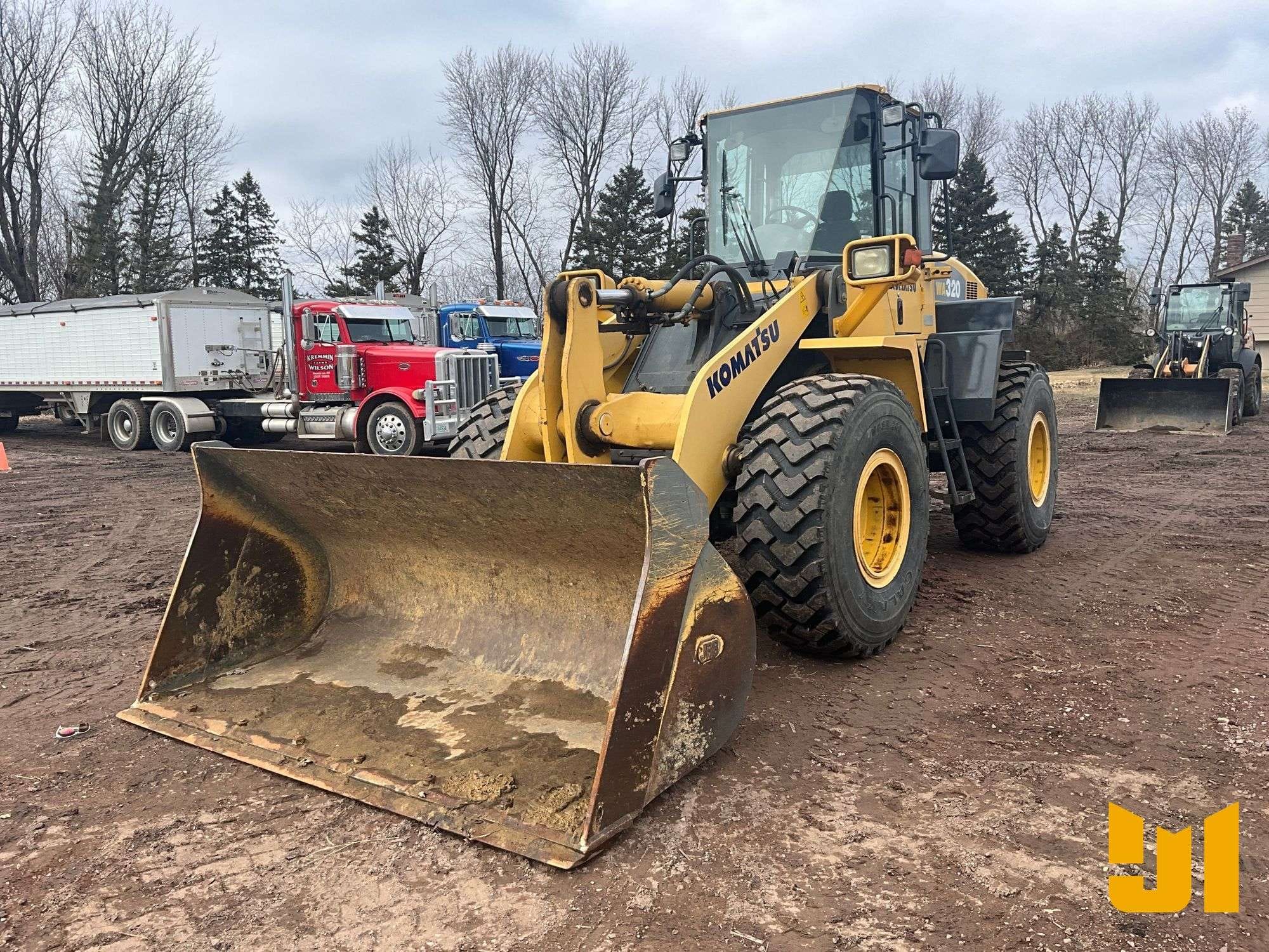 2006 Komatsu WA320 Equipment Image0