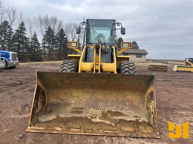 Image of Komatsu WA320 equipment image 1