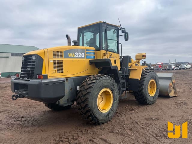 Image of Komatsu WA320 equipment image 4