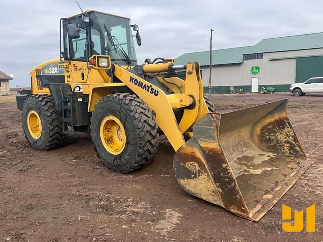 Image of Komatsu WA320 equipment image 2