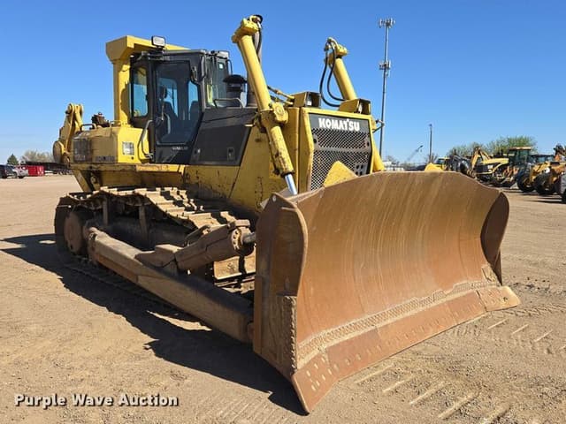 Image of Komatsu D155AX equipment image 2