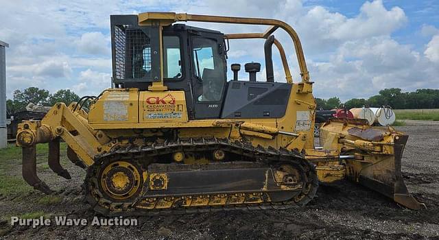 Image of Komatsu D61EX-15 equipment image 3