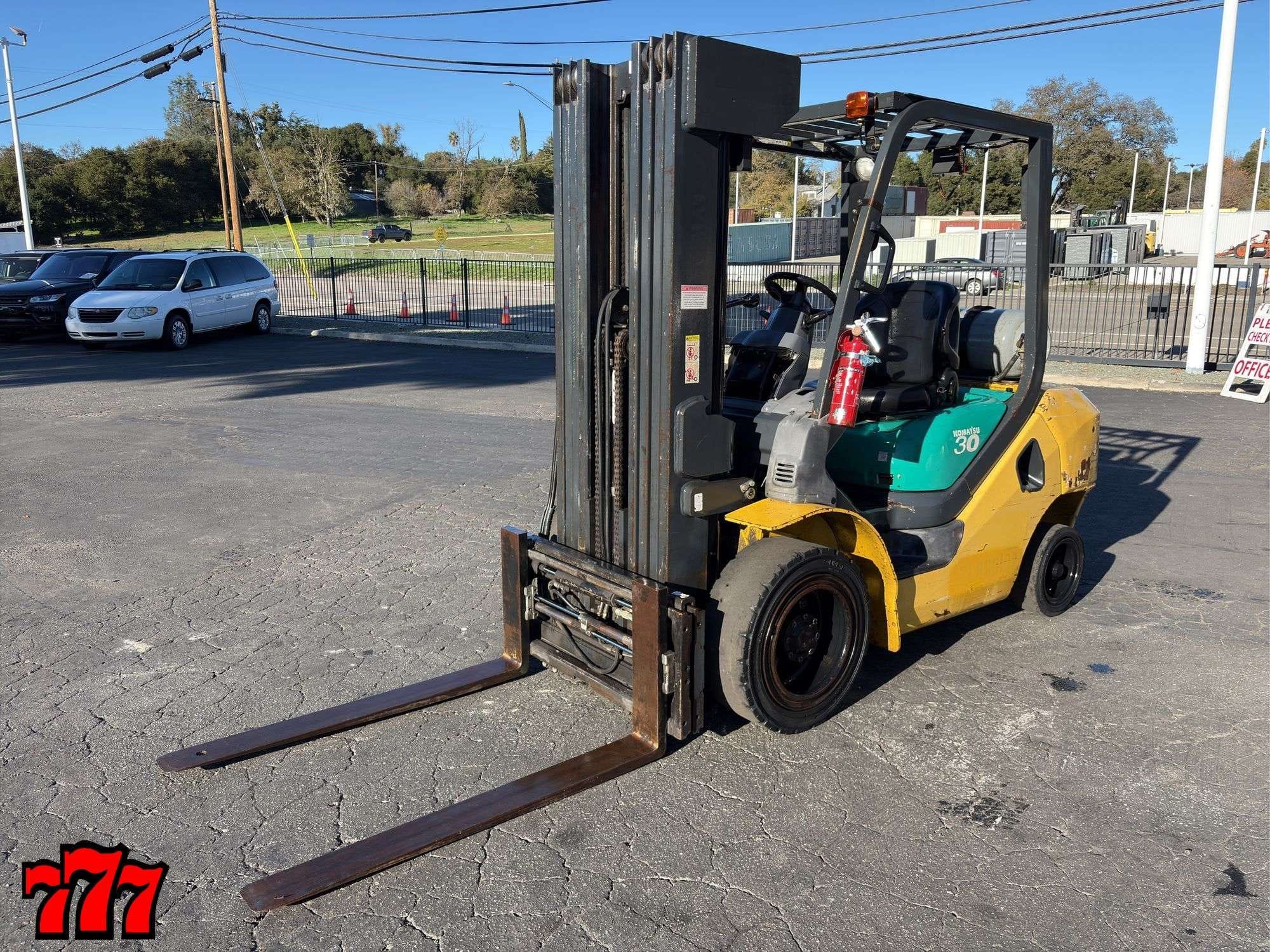 Main image Komatsu FG30