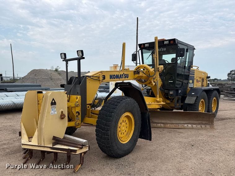 2006 Komatsu GD655 Equipment Image0