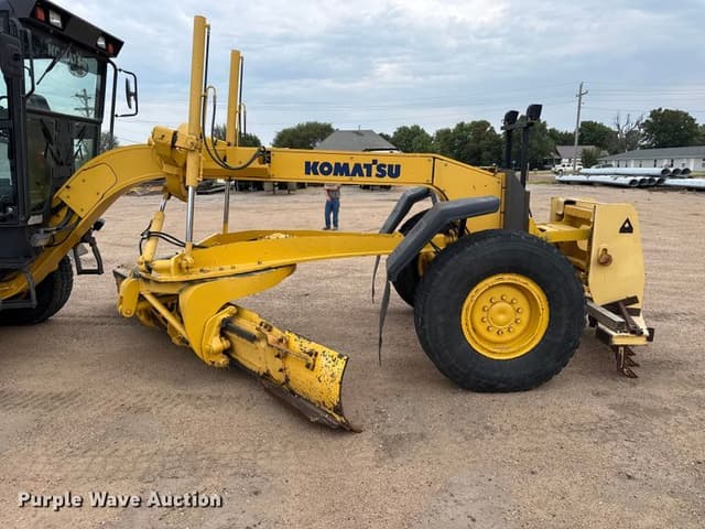 Image of Komatsu GD655 equipment image 3
