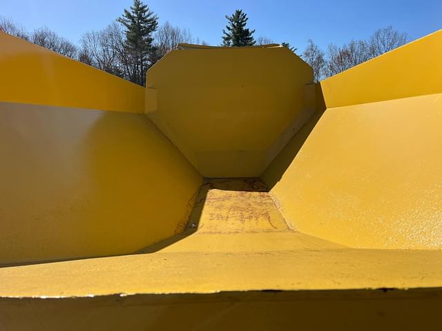 Image of Komatsu HM300 equipment image 4