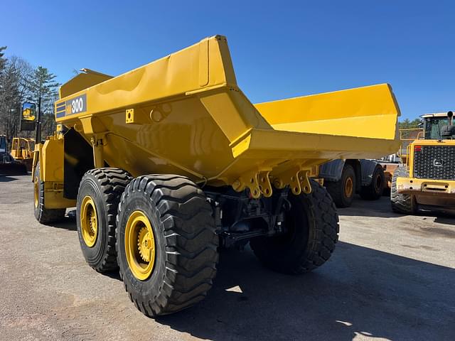 Image of Komatsu HM300 equipment image 2