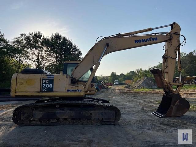 Image of Komatsu PC200LC equipment image 3