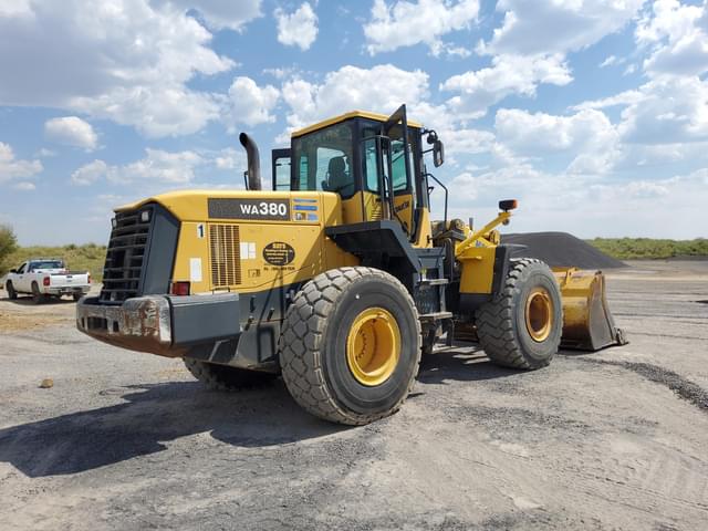 Image of Komatsu WA380-5L equipment image 2