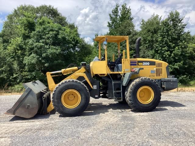 Image of Komatsu WA200-5 equipment image 2