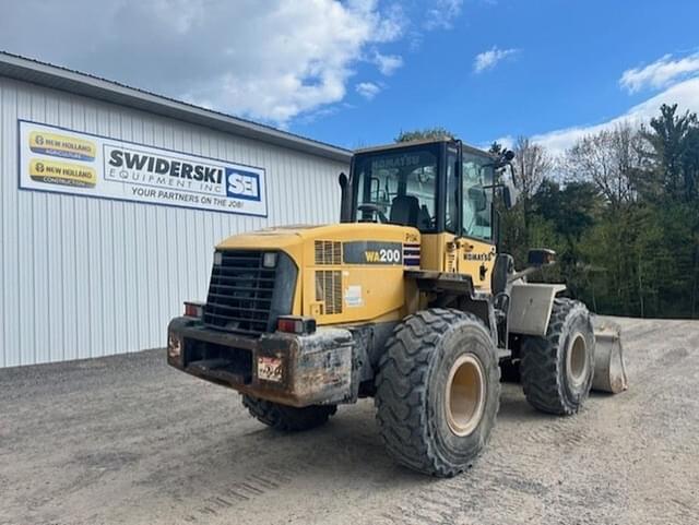 Image of Komatsu WA200-5 equipment image 2