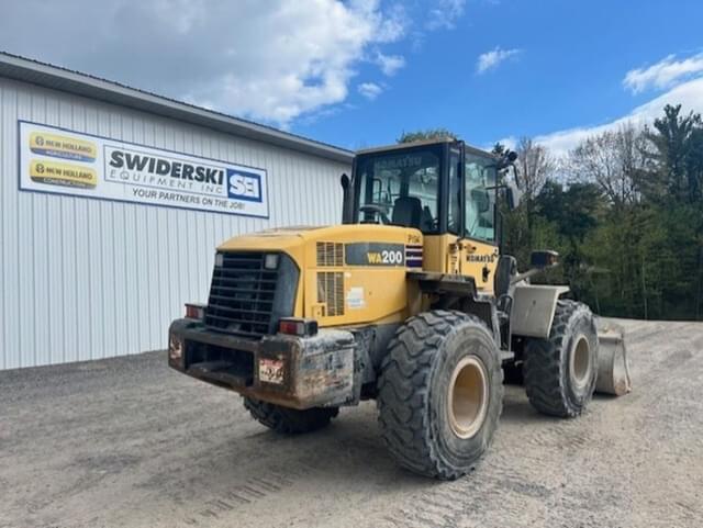 Image of Komatsu WA200-5 equipment image 2